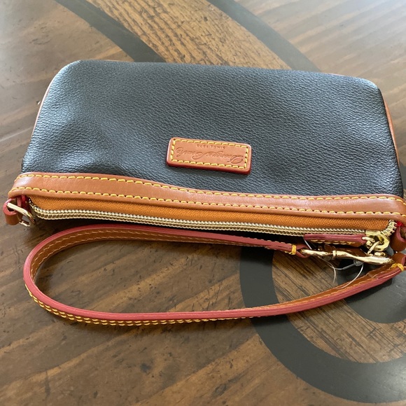 Authentic Dooney Bourke Small Handbag back / Brown - Picture 4 of 7